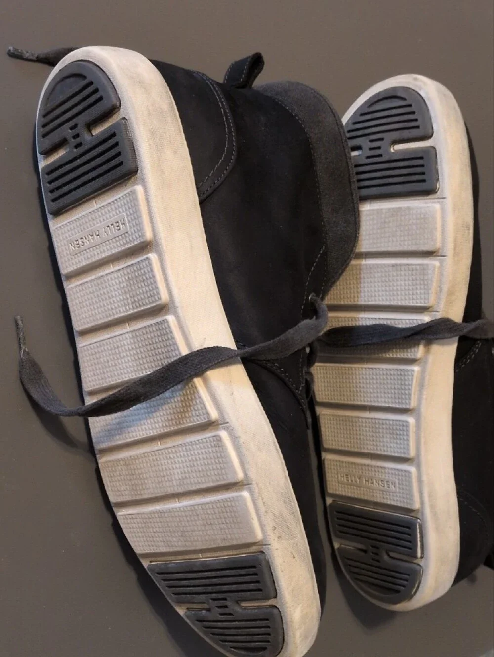 Helly Hansen Black Lace-Up Chukka Boots with White Sole